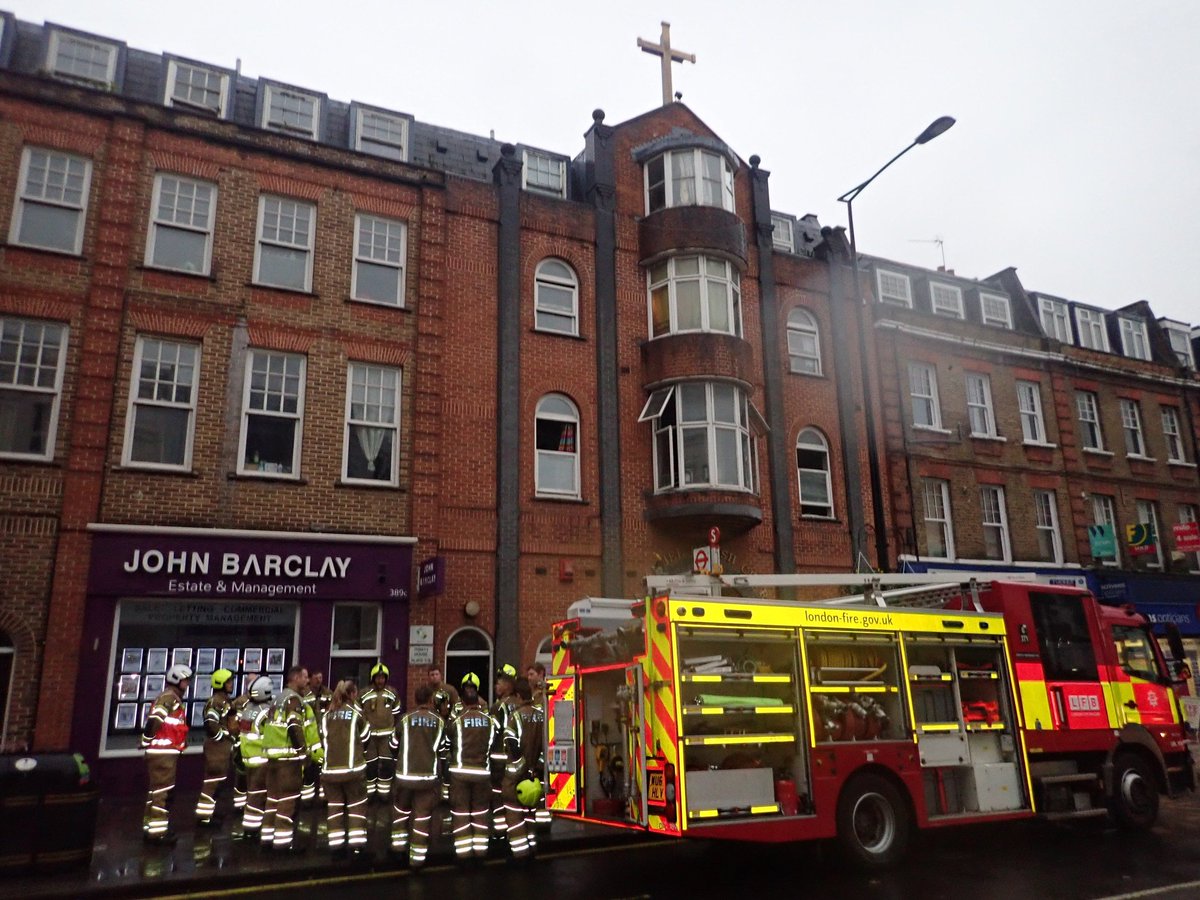 LondonFire's tweet photo. A fault in a fuse board is believed to be the cause of a fire in a split level maisonette in #MaidaHill https://t.co/P9syGZRUCs https://t.co/4I6uvj3G32