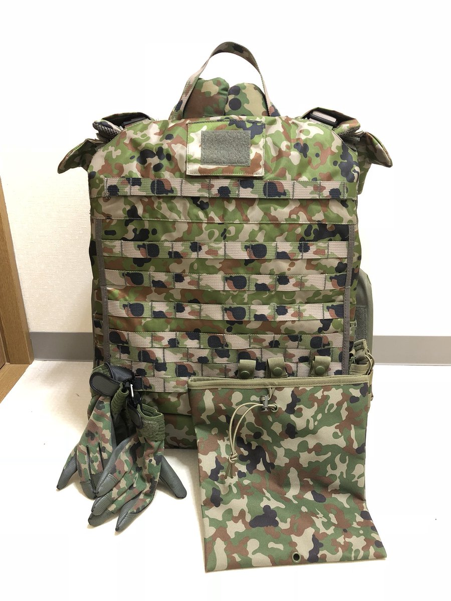 URUGOZI's tweet photo. 大阪旅行に行ったついでに、エスアンドグラフにて購入した 陸上自衛隊の 「戦闘防弾チョッキ3型」二次生産分
  1型か２型が欲しかったが、定員さんいわく生産終了した模様。
  クイックリリース機能はダミーっぽい。 https://t.co/mPpcRioJKV