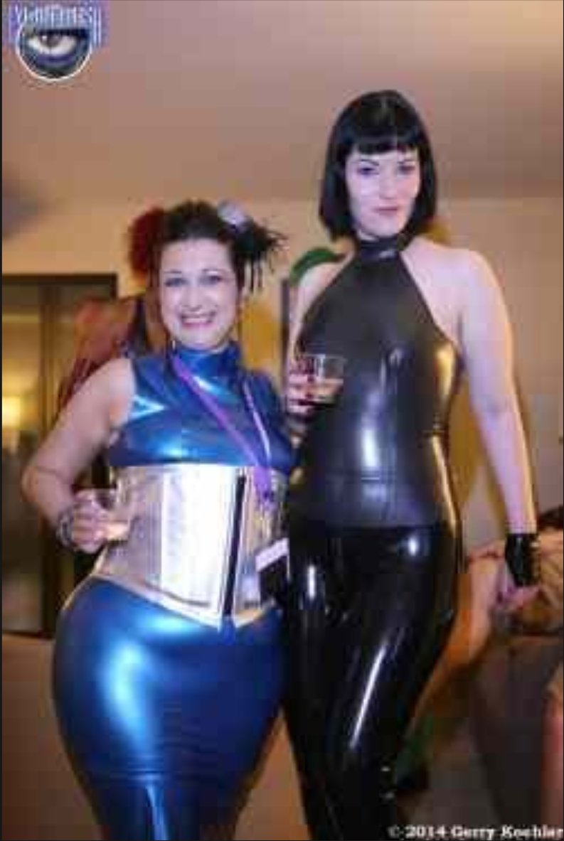 xMissKristyx's tweet photo. The amazing @NatalyaSadici #femdom #latex #dominants #strongwomen #domcon2014 #cheers #champagne https://t.co/DeK9nOMGpc