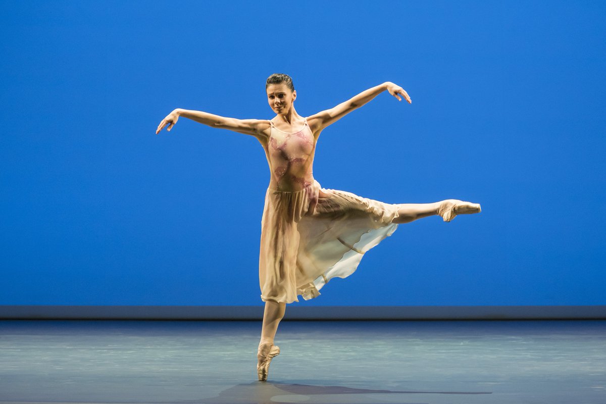 Sadlers_Wells's tweet photo. Being a dancer takes constant determination... 

Superstar ballerina Natalia Osipova never says "I can't." 

Instead she says, "I can't today, but I can tomorrow." 

#MondayMotivation https://t.co/fr1iH4Y0up