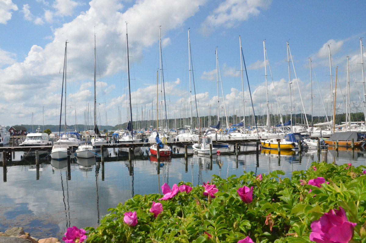 2018 var femte #rekordår i træk målt på #overnatninger og #dkturisme skabte i 2017 en #omsætning på 128 mia. og 161.000 #arbejdspladser, viser den årlige statusanalyse af turismens udvikling og konkurrenceevne fra <a href="/visitdenmark/">VisitDenmark</a>.  #dkbiz #dkpol bit.ly/33DA2If