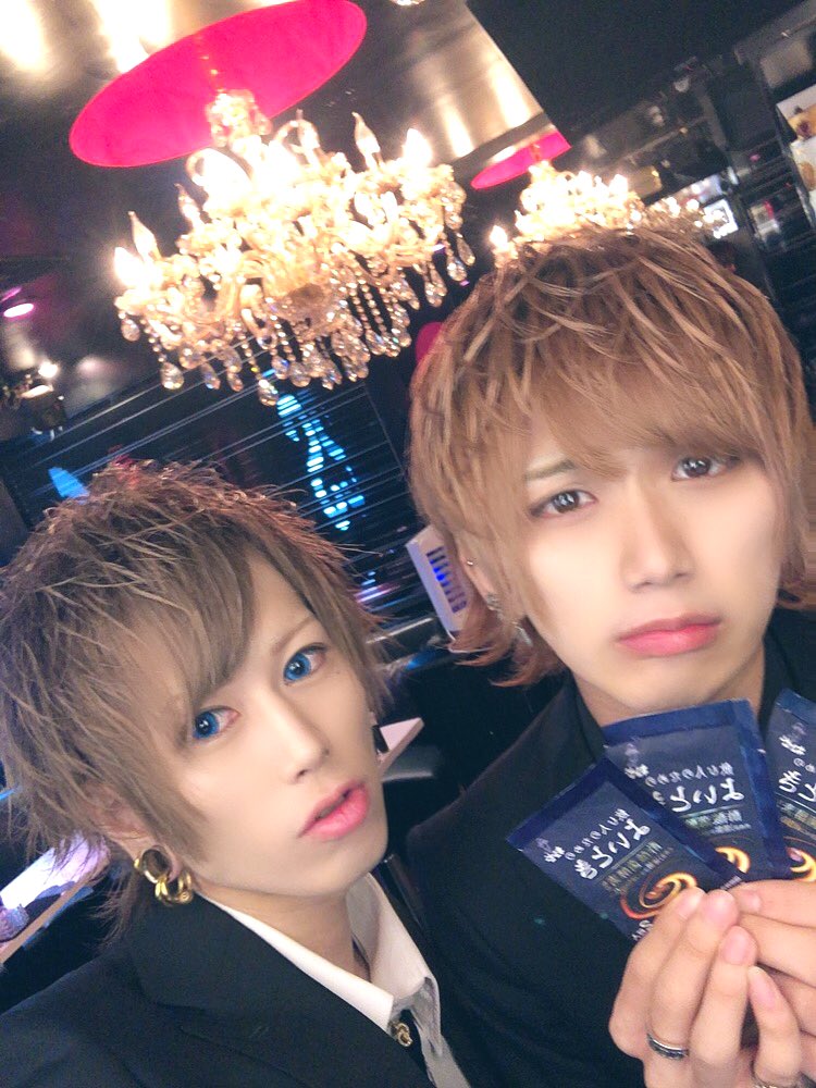 gd_lin_'s tweet photo. 今日はあいとちゃんの20歳の誕生日
20なんて懐かしいな…笑
おめでとうございます!
めでたい日なので
お祝いしに来てください!
凄く良くしてもらって
感謝でしかない!
早くあいとちゃん乾杯としたい🥺
#ホスト #歌舞伎町 #新宿 #gd #TOPDANDYIOS #アイオス #v系 #バンギャ https://t.co/aBaW4Ez9Qx