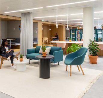 itgwell's tweet image. UNA OFICINA VERDE ES SINÓNIMO DE UNA OFICINA PRODUCTIVA. En un estudio realizado por la universidad de Hardvard realizado en 10 edificios se cuantificó el impacto sobre la salud y el confort de las personas que puede tener el entorno construido.
buff.ly/2pSlLZt