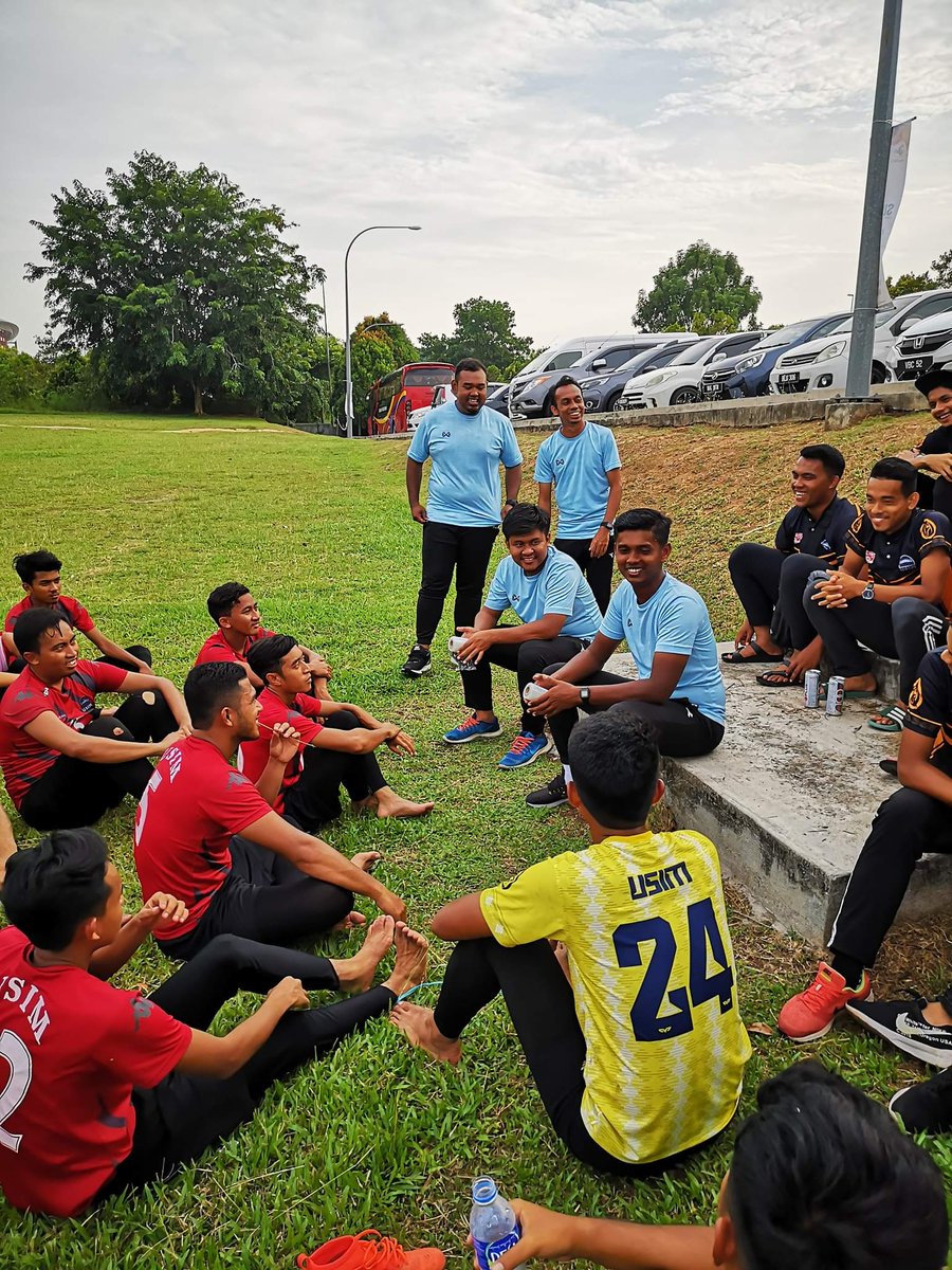naimians29's tweet photo. Bila penganjur sediakan fasiliti begini, nak tanak kita kena hadap

Bertabahlah. 

Good job Ma'Bois . Esok kita buat balik. #usimfc #suptim2019 https://t.co/x57ATOEggJ