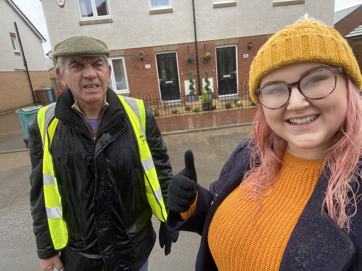 evecunnington's tweet photo. Have a general election in December, they said. It will be fun, they said. Leafleting with Raymond this morning. Generation competition to see who can leaflet better - Raymond definitely wins! #BackBonnar #ActiveSNP @StevenBonnarSNP @UBSNPORG @CandC_SNP 💛🏴󠁧󠁢󠁳󠁣󠁴󠁿 https://t.co/znRb49PD8V