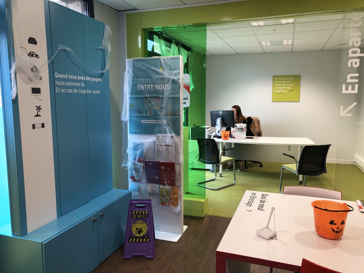 CCMPENVENAN's tweet photo. Petit retour sur la journée d’halloween au sein de la caisse de Penvénan 🎃 🍭 🍬 https://t.co/jBRn9Y5Lc0