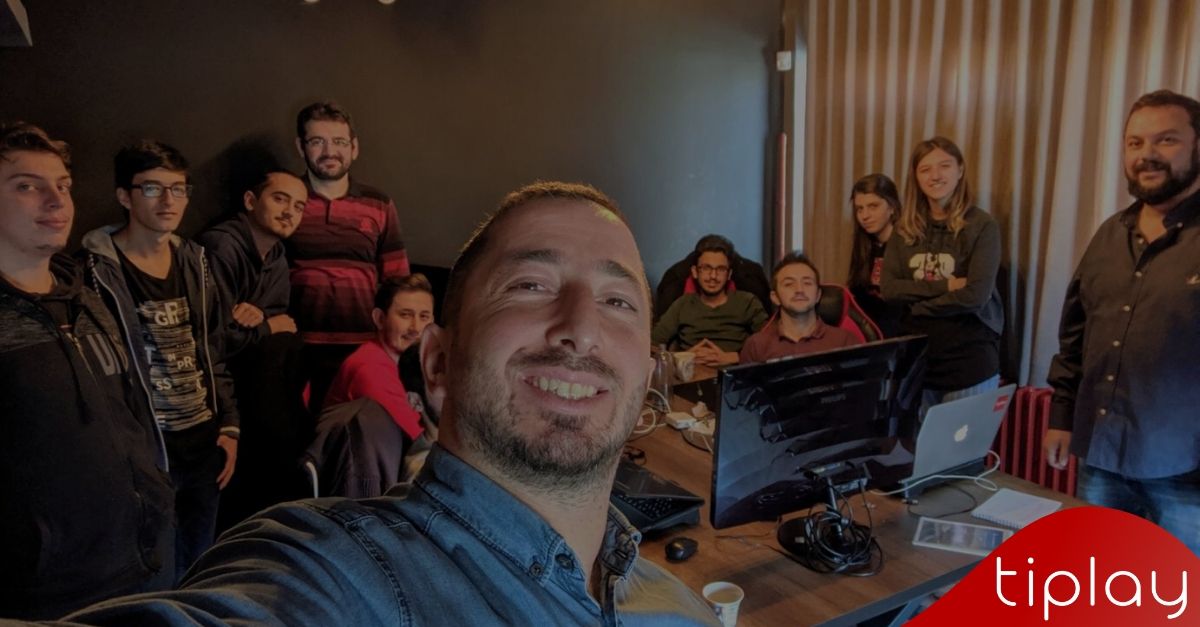 tiplaystudio's tweet photo. Herkese Mutlu Haftalar 😍🖐
Beyin fırtınası 📱💡✅
#Brainstorming #hypercasual #mobilegames #gamedev #tiplay https://t.co/LfFc6VFkp5
