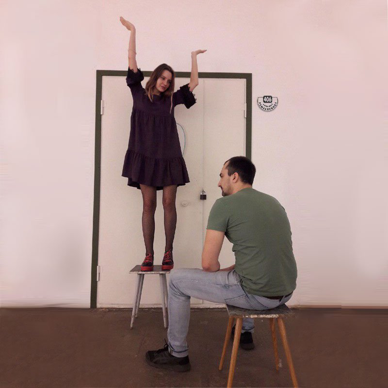 ARTMUZA's tweet image. Резиденты артмузы в очередной раз подготовили для вас загадку🙃Определите название картины и ее автора по фрагменту фотографии, а мы дадим вам маленькие подсказки:
▫️Художник вдохновлялся средой цирковых артистов
▫️В оригинале девочка стоит не на… t2p.pw/1iWTzPEQ7U