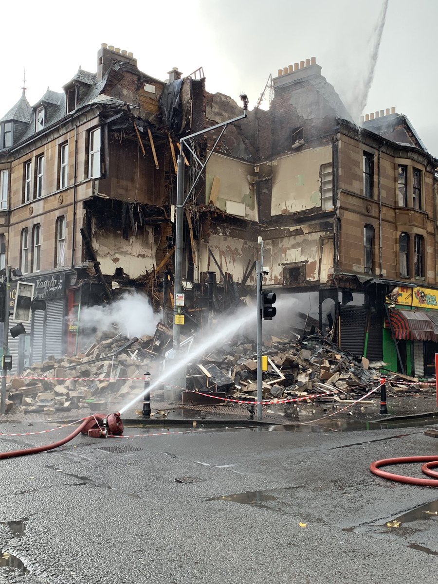 NicolaSturgeon's tweet photo. 1/ Just visited the scene of last night’s devastating fire in Pollokshields in my constituency to say a heartfelt thank you to @fire_scot and @policescotland - it is due to the skill and bravery of our firefighters in particular that no lives were lost in this dreadful incident. https://t.co/SMFuUZdm4G