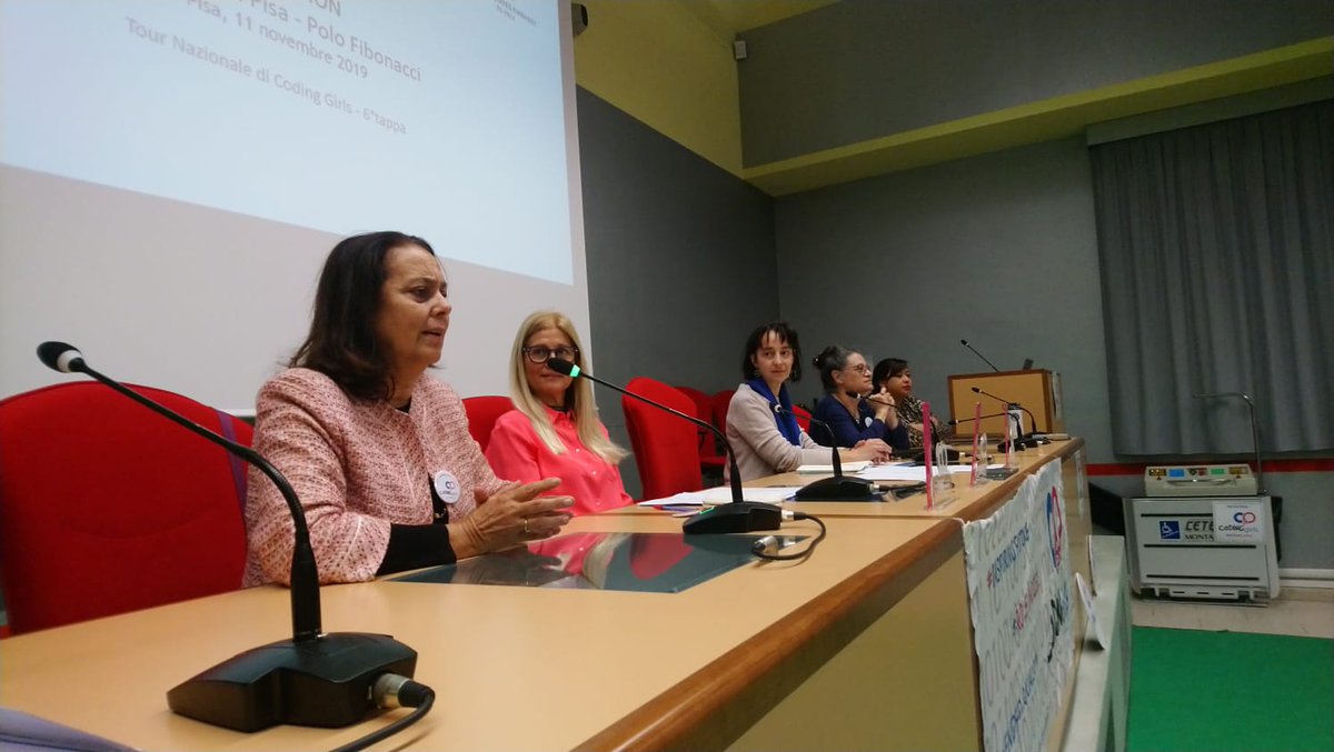 fmdigitale's tweet photo. Studentesse delle scuole di Livorno, Pisa e Pontedera, insieme per l'#hackathon #codingirls #Pisa. Oggi sesta tappa presso @Unipisa al fianco di giovani #donne per colmare il #gendergap nelle #professioniICT @microsoftitalia @AmbasciataUSA @USAnelSud https://t.co/rdCPKYsfGZ