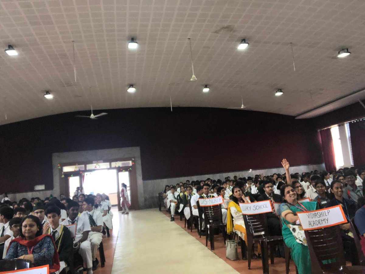 archanasharmagv's tweet photo. ..... delighted by the questions of the students, even after 2 hours of Q&A the students refused to leave ! Its the #CERN magic ! #GirlsInSTEM #India #Students #Teachers They were fascinated by cool #CMS and #CMSGEMs operations https://t.co/6AEPjs64r0 https://t.co/qgu592Kdnf
