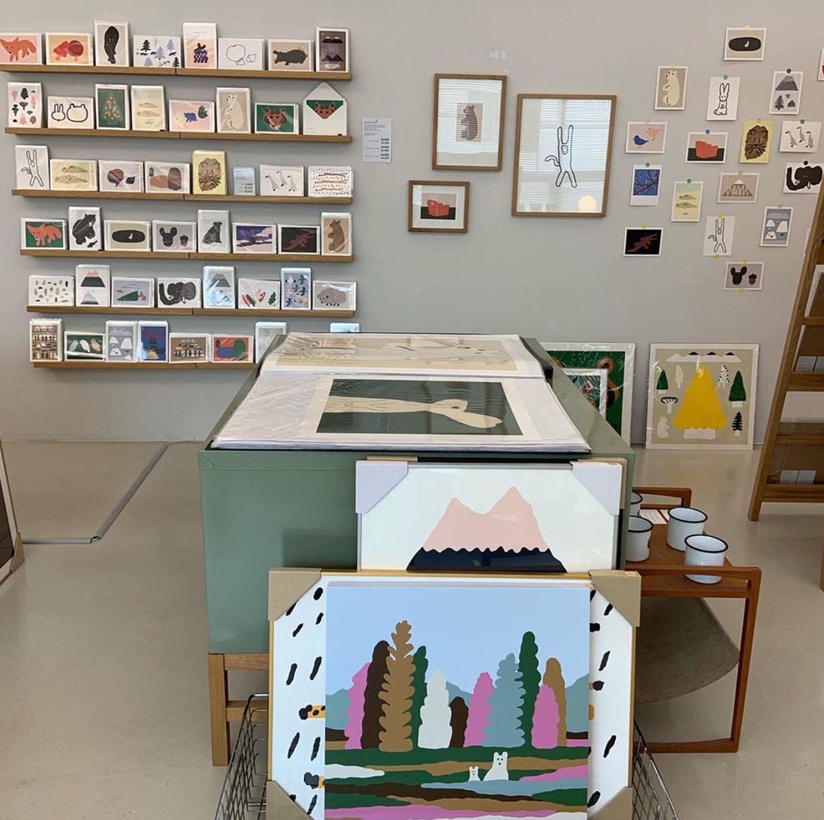 Originallims's tweet photo. Warmgrey Tail
:เป็นร้าน Arts &amp; Crafts Store ย่านMangwon สินค้าทุกชิ้นคือinspired จากสิ่งมีชีวิตและธรรมชาติ คือดี ส่วนตัวคือชอบ ใครมาเกาหลี สนใจลองไปดูกันได้น้า
🚇 mangwon exit2
94, Poeun-ro, Mapo-gu, Seoul (อยู่ชั้น2น้า)
#รีวิวเกาหลี @Review_korea #ดีบอกต่อ #Originallim https://t.co/dQl8vINZxw