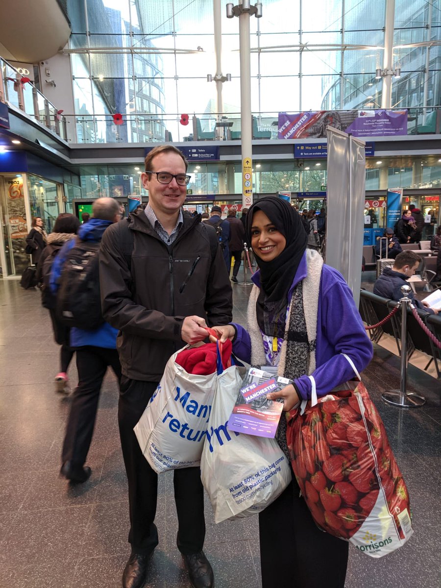 HumanAppeal's tweet photo. #WrapUpMcr, #WrapUpBrum, #WrapUpGlasgow & #WrapUpLeic coat collections start today! Our teams are @NetworkRailMAN & @NetworkRailBHM collecting your spare coats for the vulnerable this #winter.
Do something warm this winter and donate a coat from 11th - 22nd Nov. #WrapUpFamily https://t.co/S5uNHfjsCZ