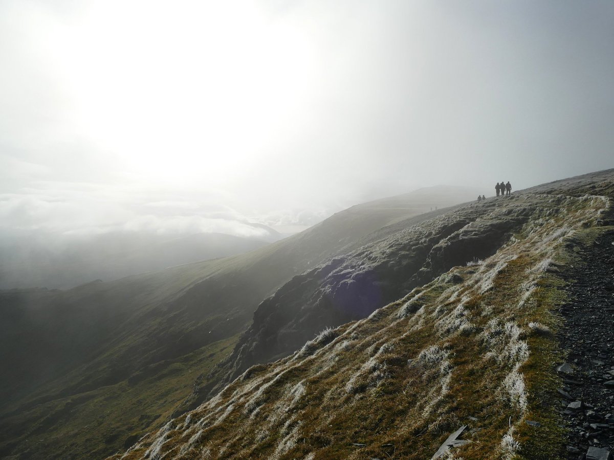jeffredracer's tweet photo. Summit of Blencathra - this was the view that greeted me as I finished climbing Sharp edge. After the dramatic edges, ice and effort to get up this had such a calming effect. I love scenes like this showing the layers of tones, mountains and clouds #paramopeople #lakedistrict https://t.co/YA316d1Cif