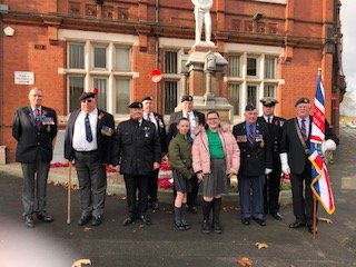 TheDistrictCE's tweet photo. Our Head Pupils - Lucy and Grace attended the cenotaph for Armistice Day.
On the 11th hour of the 11th Day of the 11th Month
We Will Remember Them.
#WeWillRememberThem
#LestWeForget
#ArmisticeDay
#DistrictProud #NewtonleWillows #StHelens #PrimarySch https://t.co/mZvhq9Zu9z
