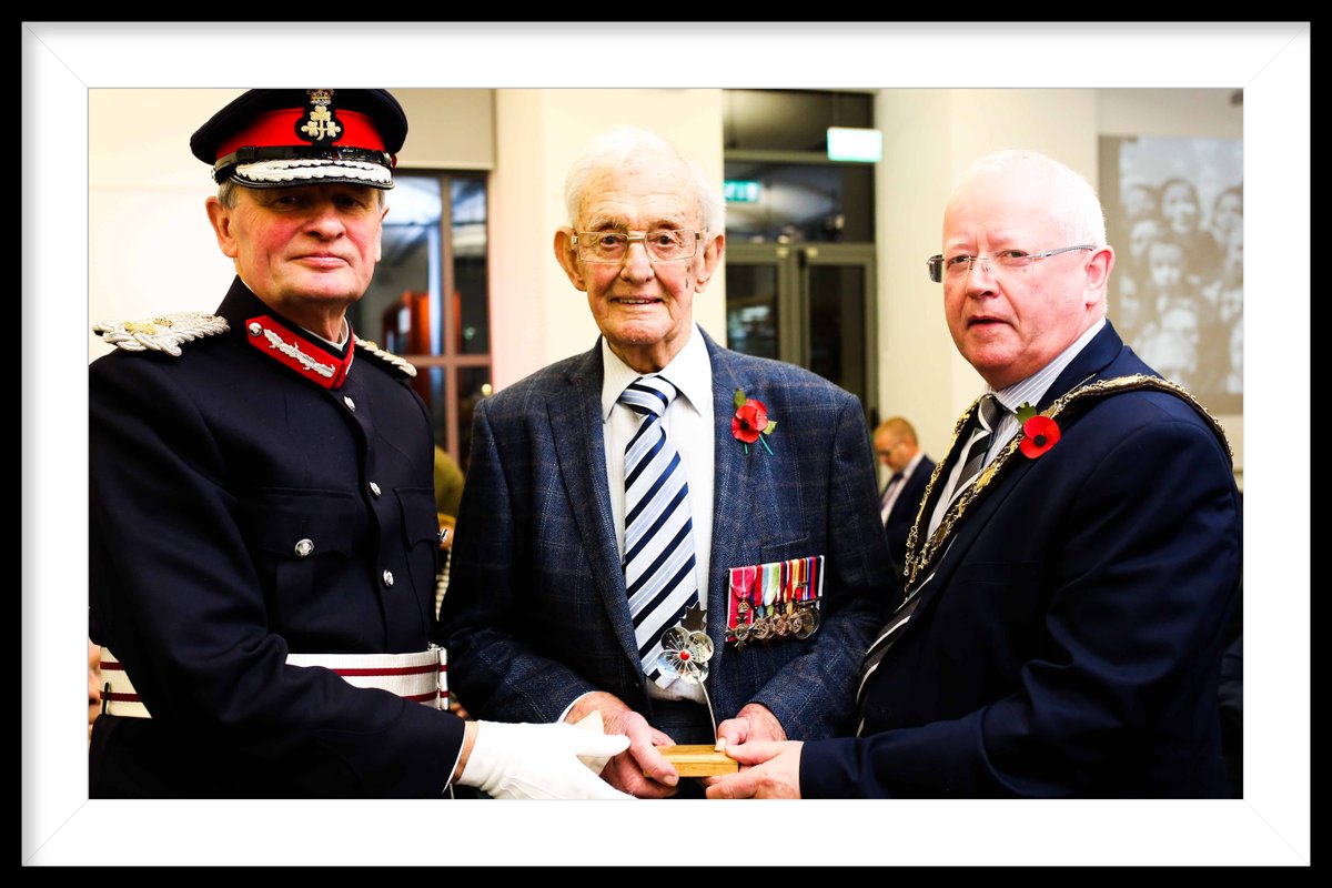 Council launched their VE Day 75 Commemorations with a Special Veterans' Recognition reception at the Museum at The Mill. Seven Veterans from the Borough were each presented with a specially commissioned Poppy of Remembrance designed by artist Diane Lynas
bit.ly/2q0p80F