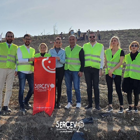 Tarım ve Orman Bakanlığı tarafından gerçekleştirilen 'Geleceğe Nefes' kampanyası kapsamında SERÇEV-ASİAD birlikte fidan dikimi gerçekleştirdi.
#serçev #11Milyonfidan