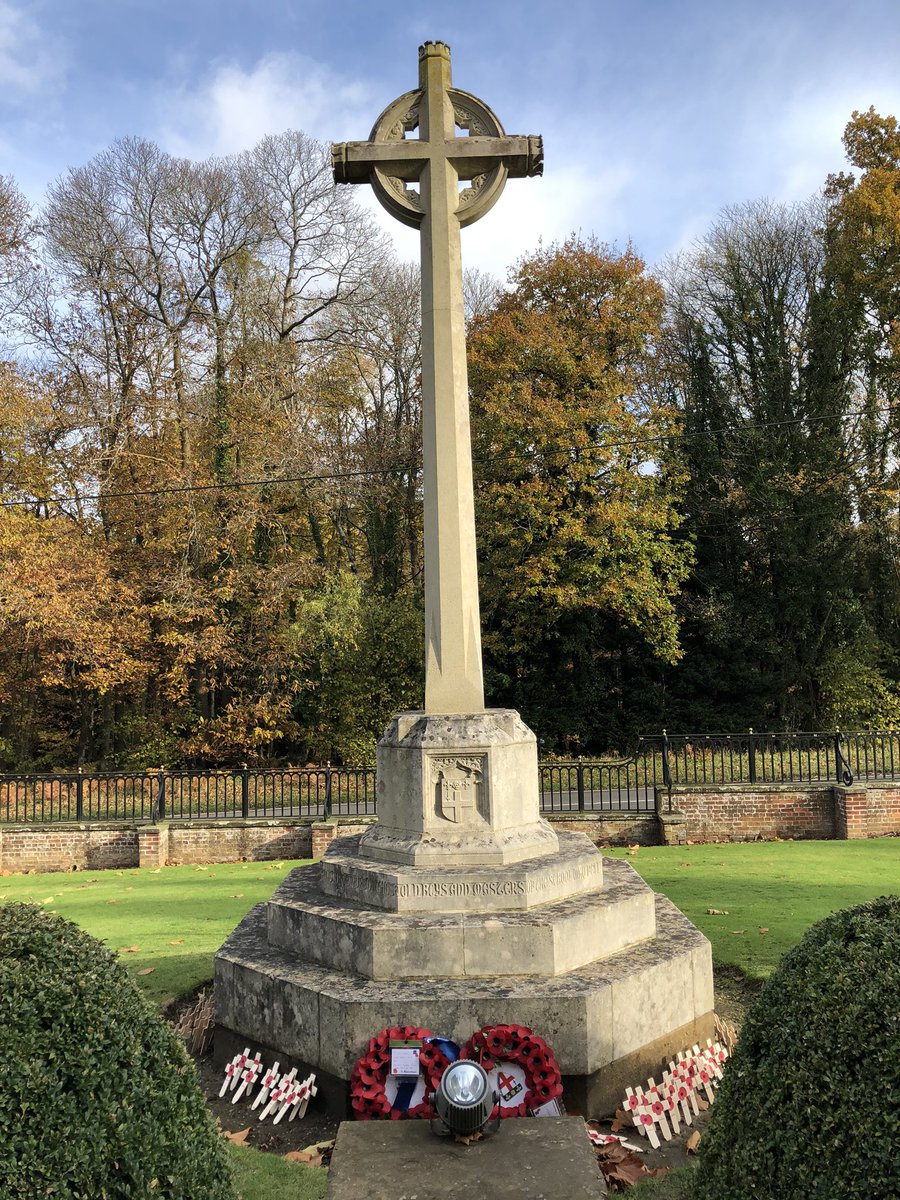 KESWitley's tweet image. Staff, pupils and @OldWitleians marked #Armistice2019 by laying wreaths and poppies at our War Memorial. More than 1500 pupils served in the conflict and the Memorial commemorates 93 Masters and former pupils known to have died in WW1. #RemembranceDay2019 #KESWCommunity