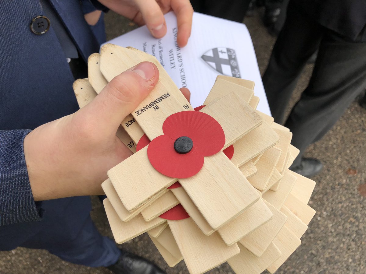 KESWitley's tweet image. Staff, pupils and @OldWitleians marked #Armistice2019 by laying wreaths and poppies at our War Memorial. More than 1500 pupils served in the conflict and the Memorial commemorates 93 Masters and former pupils known to have died in WW1. #RemembranceDay2019 #KESWCommunity