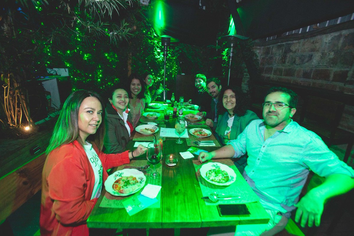 Lo bonito de la tradición de los Ñoquis del 29 es que une a todo tipo de personas alrededor de un plato de comida 🍽🍷 Este mes los Ñoquis del  29 caen Viernes!!
-Menu de 5 tiempos.
-Ñoquis amasados en el momento.
-Te regalamos una copa de Vino 🍷
¿Que esperas para reservar?