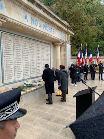 PSPalaiseau's tweet photo. 11 Novembre 2019, 101 ans après la signature de l'Armistice, signant la fin des Combats de la Grande Guerre, il est important de rendre hommage à nos Soldats, morts pour la France. 1/2 https://t.co/Z0EJ8zd28L