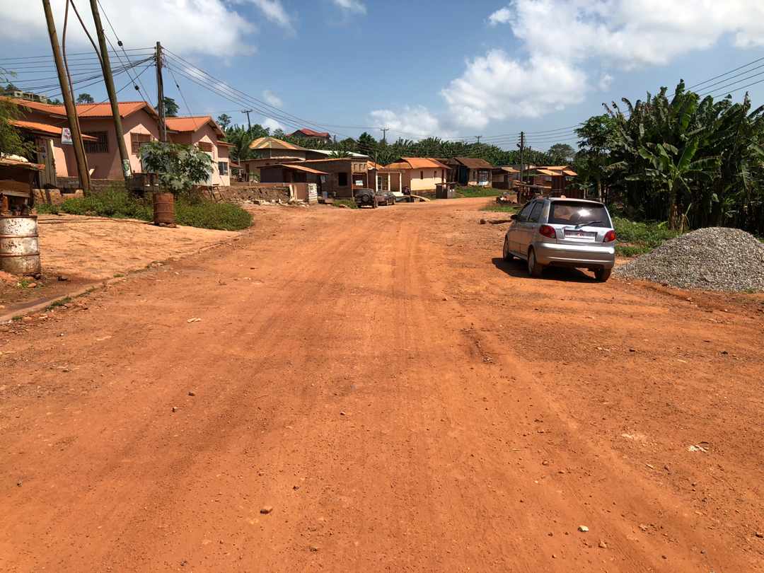 AshesiLeoClub's tweet photo. We took the initiative to rake, sweep and pick plastic bags and this will go a long way to impact the lives of the members of the community.
Everyone present worked really hard to achieve the goal for the activity and we are always ready to serve in Berekuso. https://t.co/4w8JZrqWUD