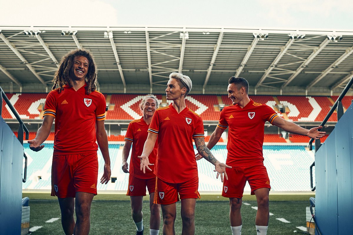 This Shirt is beautiful ... 

Available @JDSports ... 

Go on ... you know you want too !?! 

#KitCymru