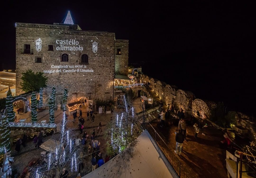 Al via i mercatini di #Natale al Castello di #Limatola in provincia di #Benevento

Scopri tutto: campaniadavivereilblog.blogspot.com/2019/11/mercat…

#campaniadavivere #campania