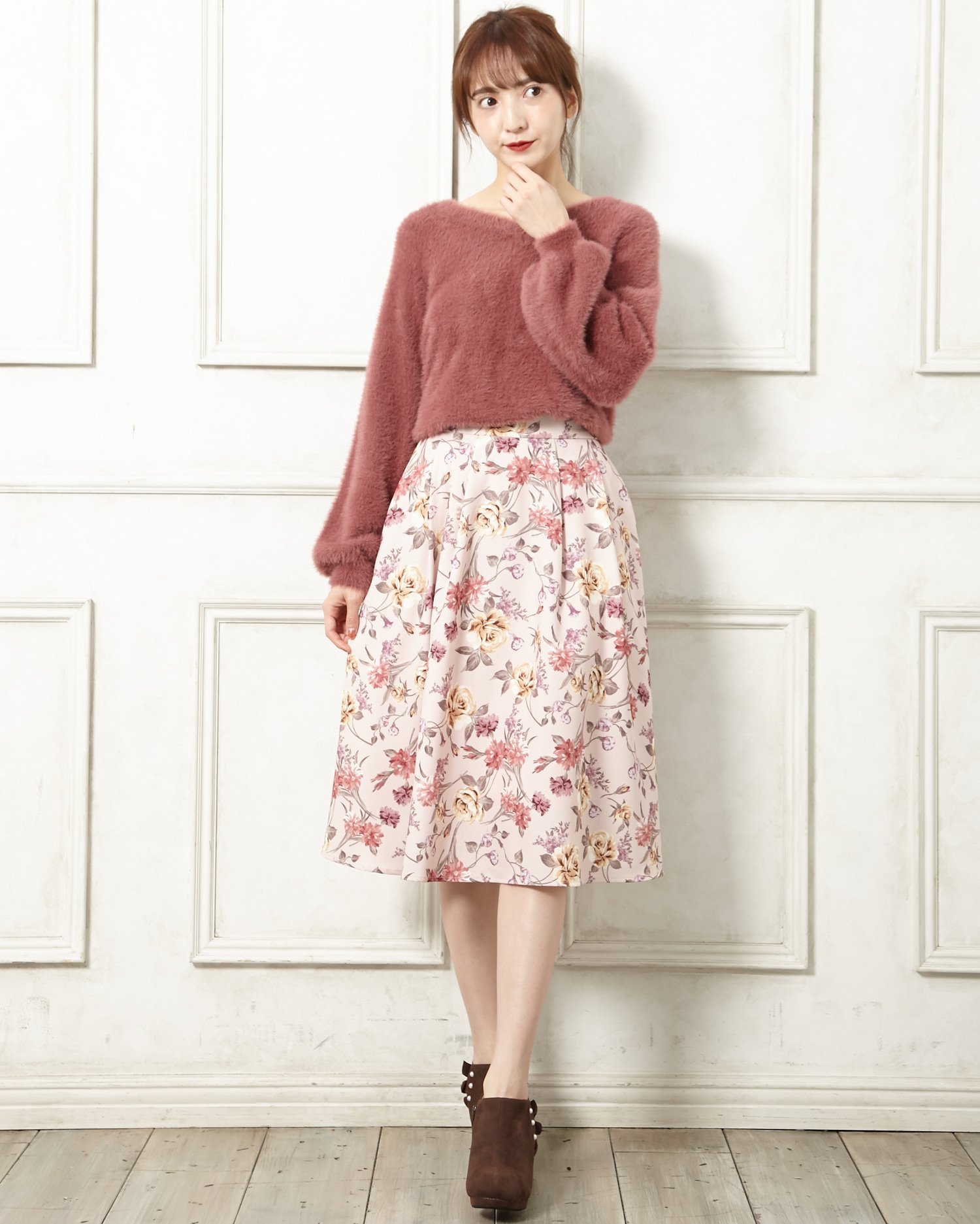 Allamanda アラマンダ公式 花柄 ミディスカート 3 900 大ぶりな花柄が印象的のミディスカート 地味になりがちな冬コーデを パット華やかにしてくれます 冬のデートにも スカート一覧はこちら T Co Sevhsp2kag アラマンダ