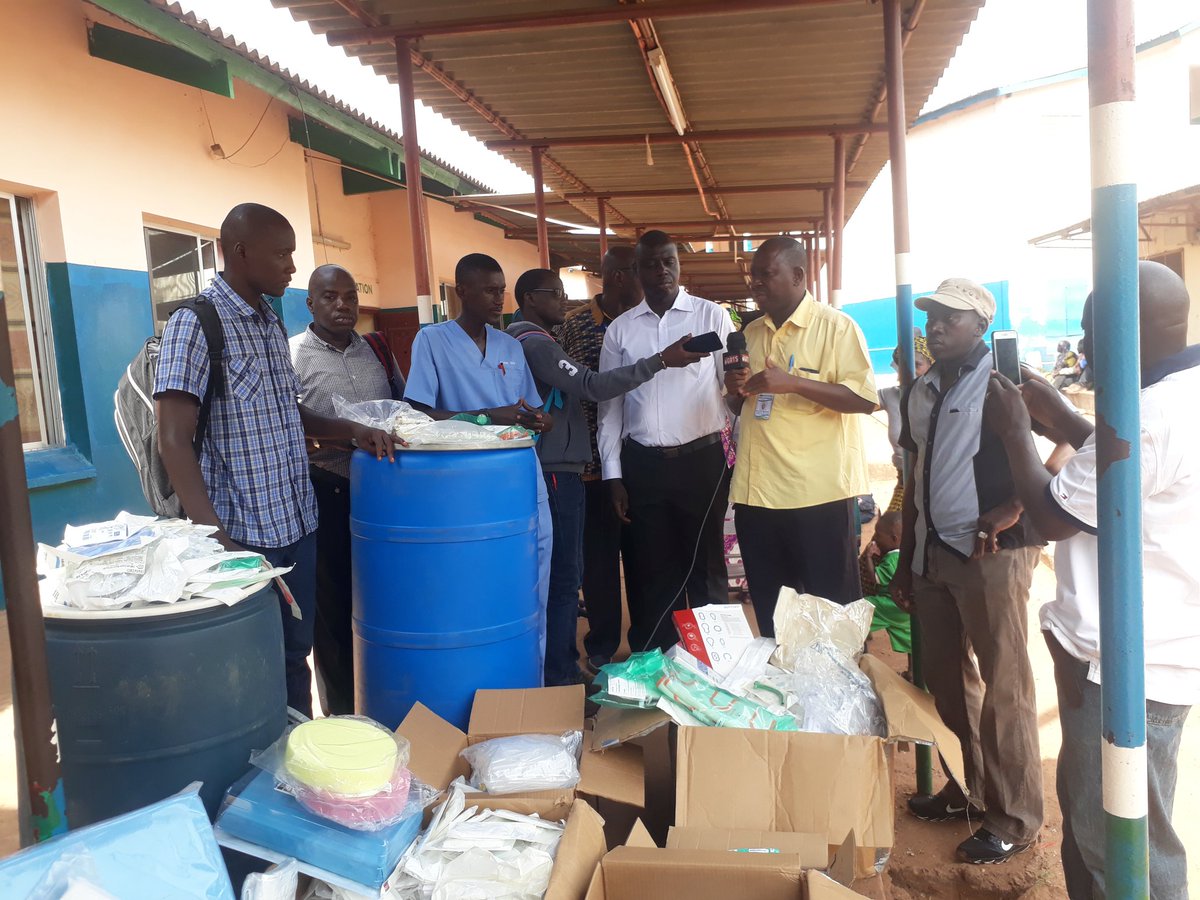 AreaBasse's tweet photo. Monday 11th November 2019.
We are happy to present a set of hospital materials,drugs ,laboratory aparatus and surgery machines given to the Basse District Hospital from a native of Basse residing in the United states called Haja Selly Sey of The Sey Kunda Family . https://t.co/LN7auYO27P