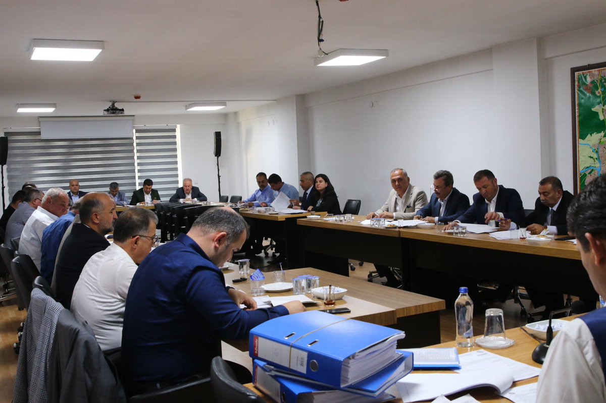 Kasım Ayı olağan Büyükşehir Belediye Meclisi grup toplantımızı gerçekleştirdik.