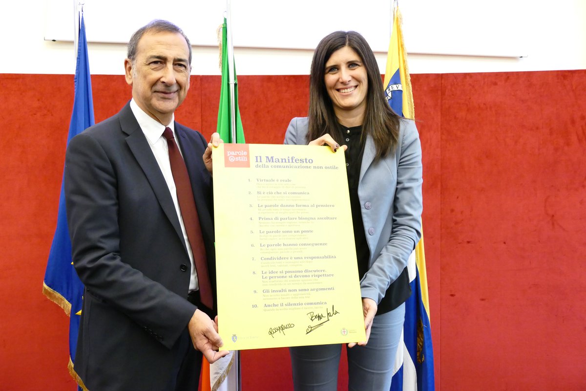 ParoleOstili's tweet photo. I Sindaci @BeppeSala e @c_appendino sottoscrivono ufficialmente il Manifesto della comunicazione non ostile. 

È una firma importante, è un atto di coraggio. 
Il coraggio di dare il buon esempio.

#StileComune https://t.co/2PzoU62jP8