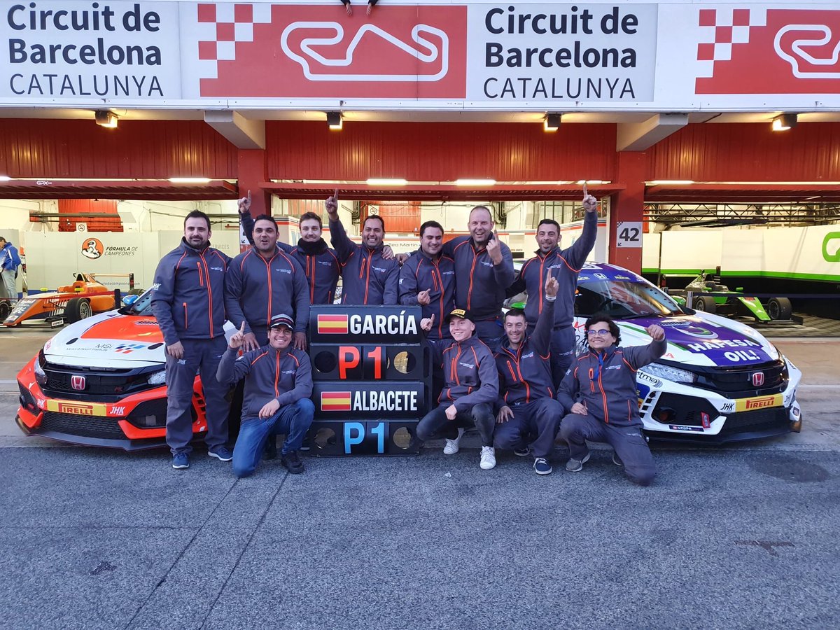 msiracingteam_'s tweet photo. Teo Martín Motorsport vuelve a lo más alto del @CET_RFEdA como campeón 2019 con @HondaESauto  - https://t.co/d4fd2usvIM #teomartinmotorsport #TMMBarcelonaCET #CET #Honda #vuelveelcet #campeones #campeonesdeespaña https://t.co/VaPrSuvXMi