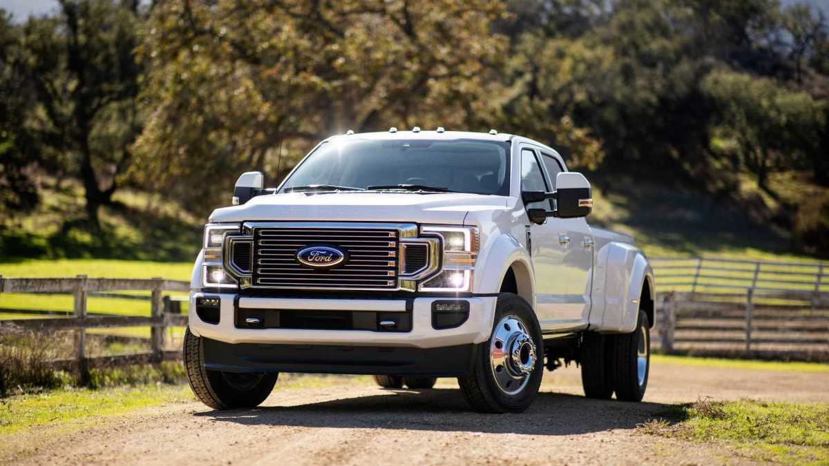 AutoDailyNews's tweet photo. Ford Super Duty has 7.3-liter V8 and 10-speed automatic https://t.co/KAqOHFy9hI https://t.co/c2vzbXgO1E