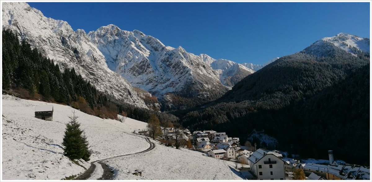 CollinadiFA's tweet photo. La prima prima incantevole poesia fioca su Collina #Neve #Collinadiforniavoltri #Carnia #Friuliveneziagiulia #Udine #Montagna https://t.co/6uTuEcj9N0