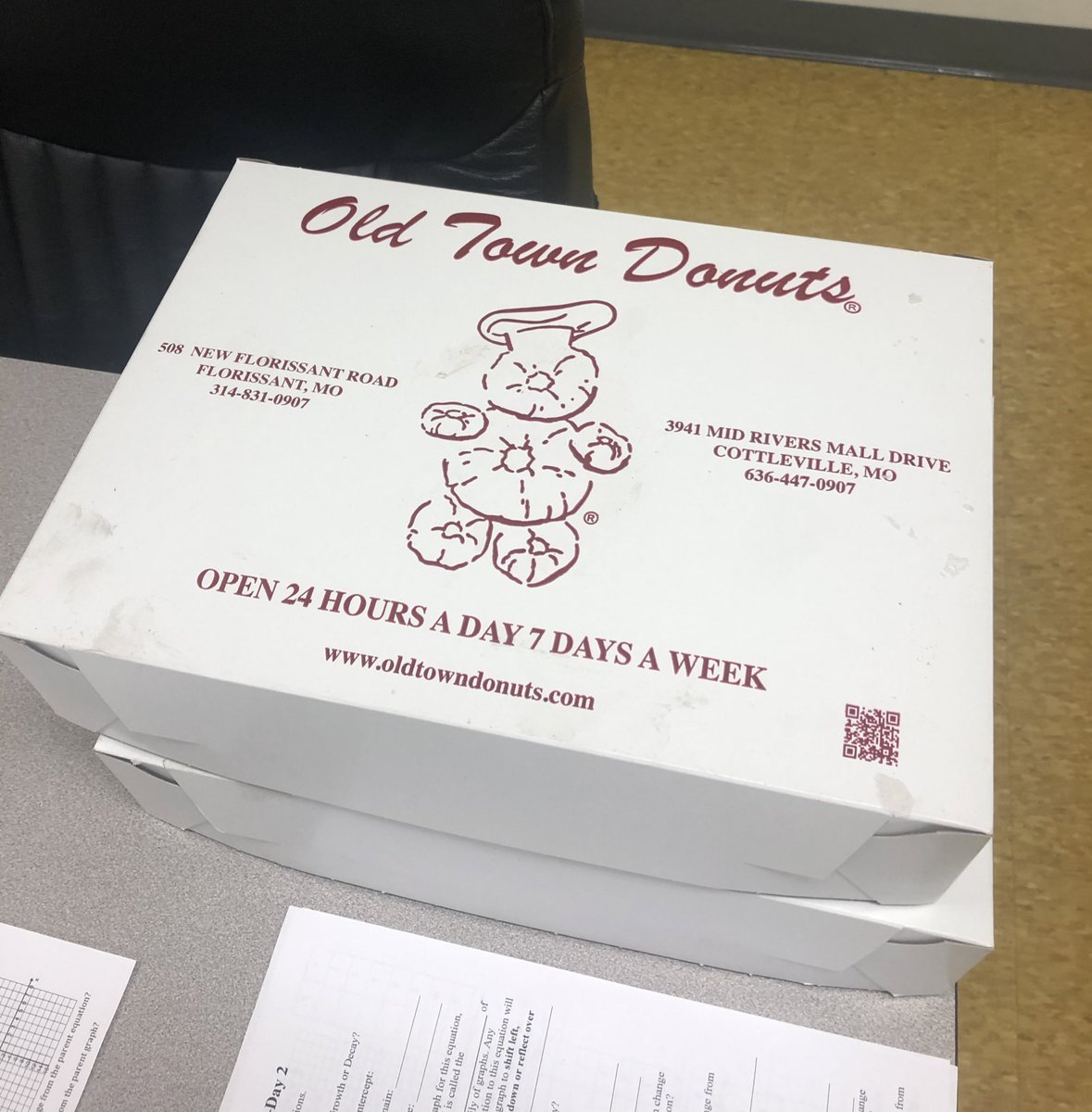 Today, 3rd Hour gets to reap the benefits from earning the highest class average on the Unit 2B test! 🍩🍩🍩🍩🍩🍩🍩🍩 #oldtowndonuts #motivation