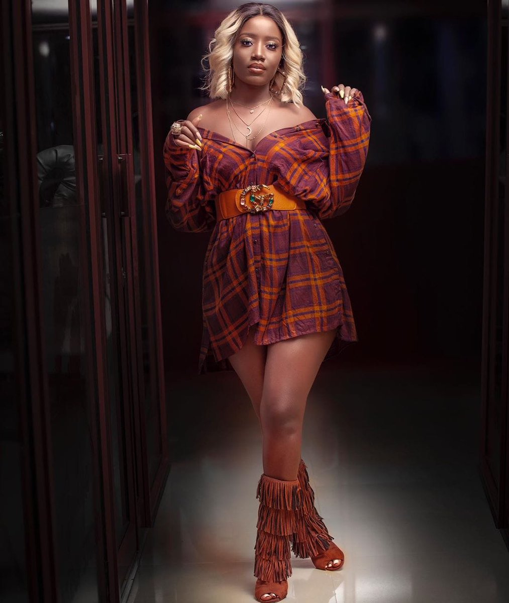 Ronnie55022807's tweet photo. @Lydiahjazmine people who do not understand your silence will never understand your words.... 
#Akaaba still trending 
#Newmusicloading...... https://t.co/xkv2Y6x07Z