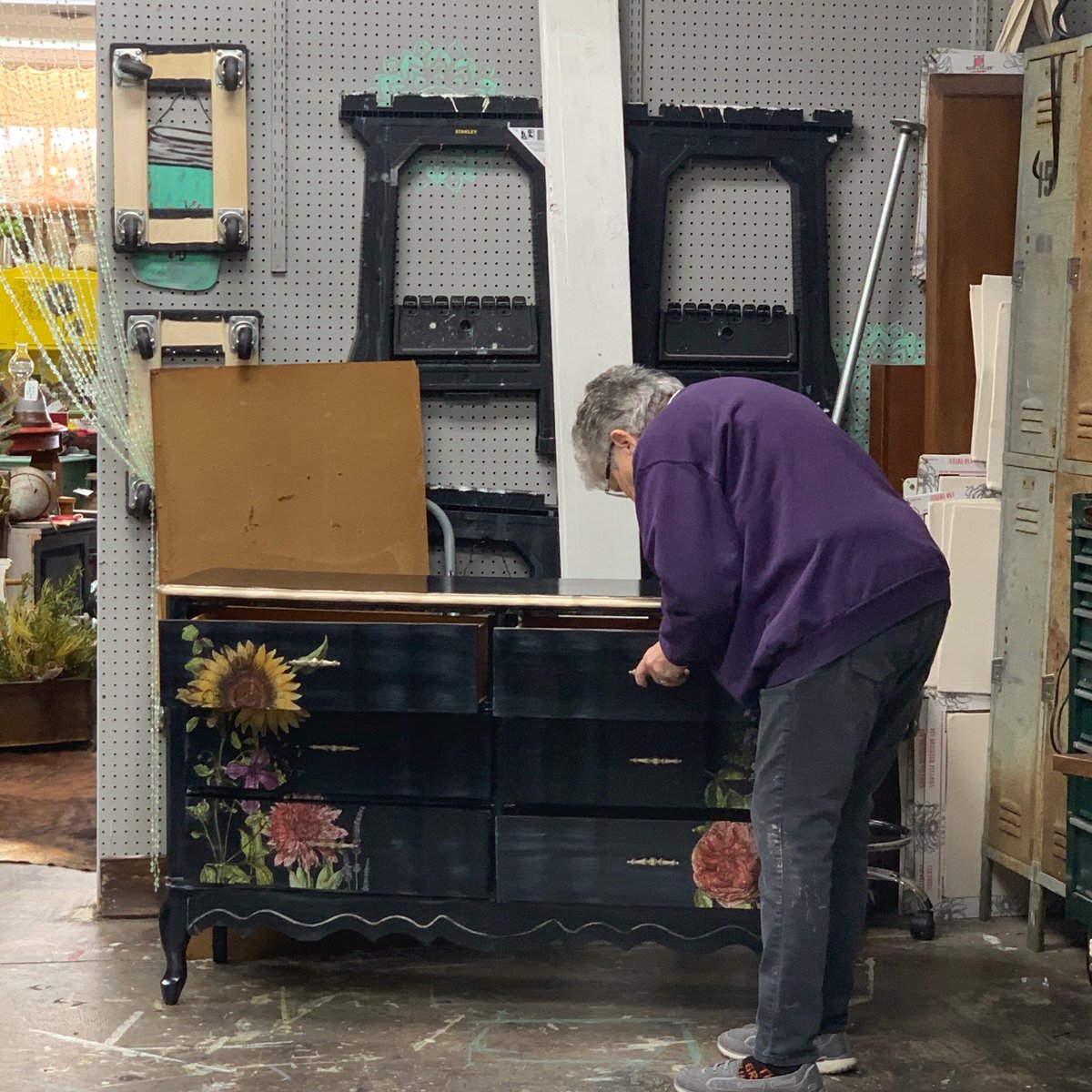 KsJunktique's tweet image. Who wants a paint class before the HOLIDAYS? (This amazing lady came to several and is now one of my greatest employees ever)! She did this dresser all by herself! #ksjunktique #paintclasses #plasterpaintark #theplasterpaintco #theeasiestpaintyouwilleveruse #shoprsvlfirst