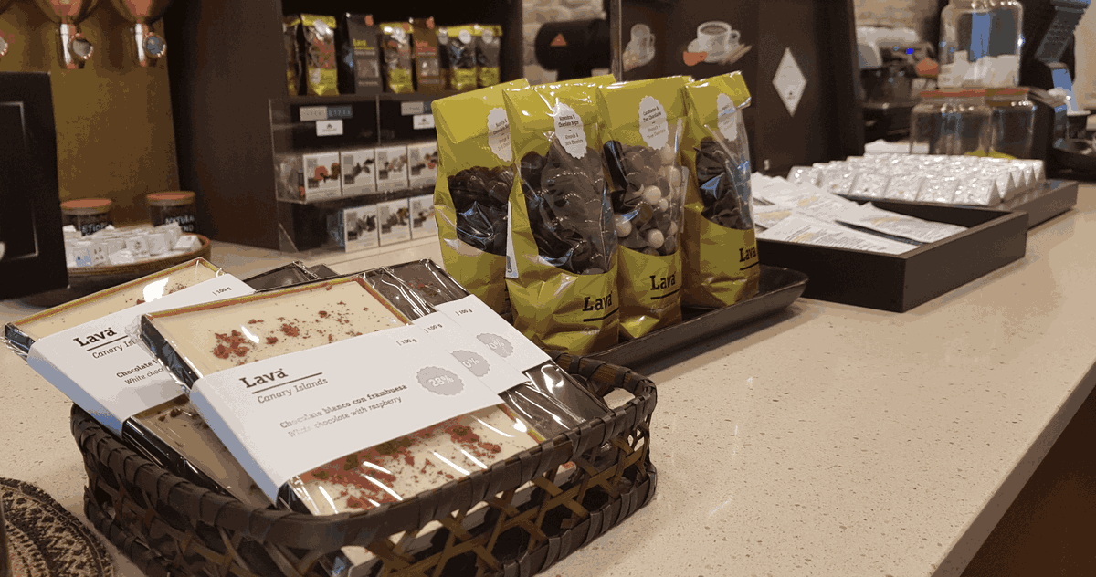 OrigenCafeTF's tweet photo. ¡Qué sería de nosotros sin #chocolate! 🍫😋 En #OrigenCafé hemos preparado una selección de primera para ti🤗🥰 #CaféDeEspecialidad #café #Tenerife #TenerifeNorte #LaOrotava https://t.co/BLifrz4doU