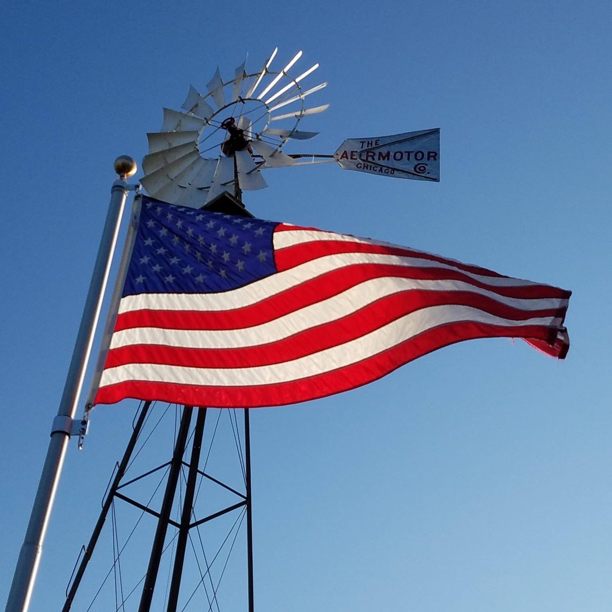 LathumRhett's tweet photo. In 1918 the founder of Aermotor Windmill Company, La Verne Noyes, donated nearly $2.5 million USD to establish scholarships for veterans of World War I. The largest benefactors were University of Chicago and Iowa State University. These scholarships are still available today.🙏🏻 https://t.co/dX94l6y0xN