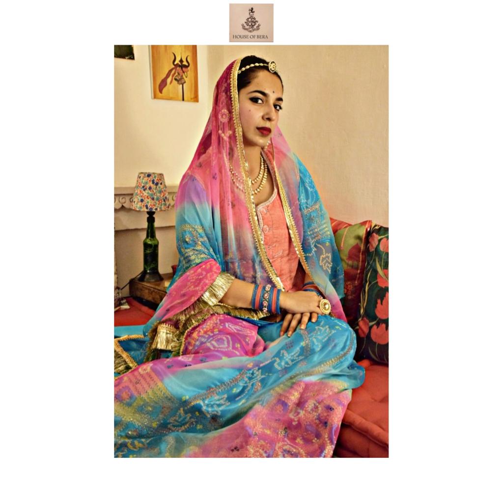 houseofbera's tweet photo. House Of Bera introduces its velvet koti with salma work. Get ready this wedding season with us. Pair up your poshaks with our beautiful kotis. Keep yourself warm and stylish this winter❤❤#velvetkoti #salmawork #embroideredkoti#poshaks#weddingdress #rajput #houseofbera https://t.co/h7h9zfFX0f