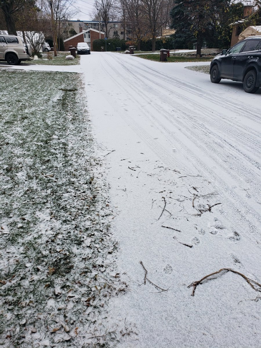 Snow means adapting driving habits. Increase your following distance, increase braking distance and expect the unexpected today. #safedrivinghabits  <a href="/UPS_JCondon/">Jason Condon</a> <a href="/UPSers/">UPSers</a> <a href="/CanadaUPSers/">Canada UPSers</a> <a href="/KonopackiPatryk/">Patryk Konopacki</a> <a href="/edem_quist/">Edem quist</a> <a href="/Ups3R/">CHSP Trois-Rivières 🇨🇦</a> <a href="/ComiteSante/">Comité santé sécurité Sherbrooke</a> <a href="/BrossardChsp/">Brossard CHSP</a>