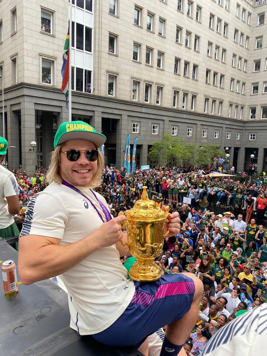 The lid is present, I knew that @fafdeklerk had it all along. #BoksTrophyTour #SpringbokTrophyTour