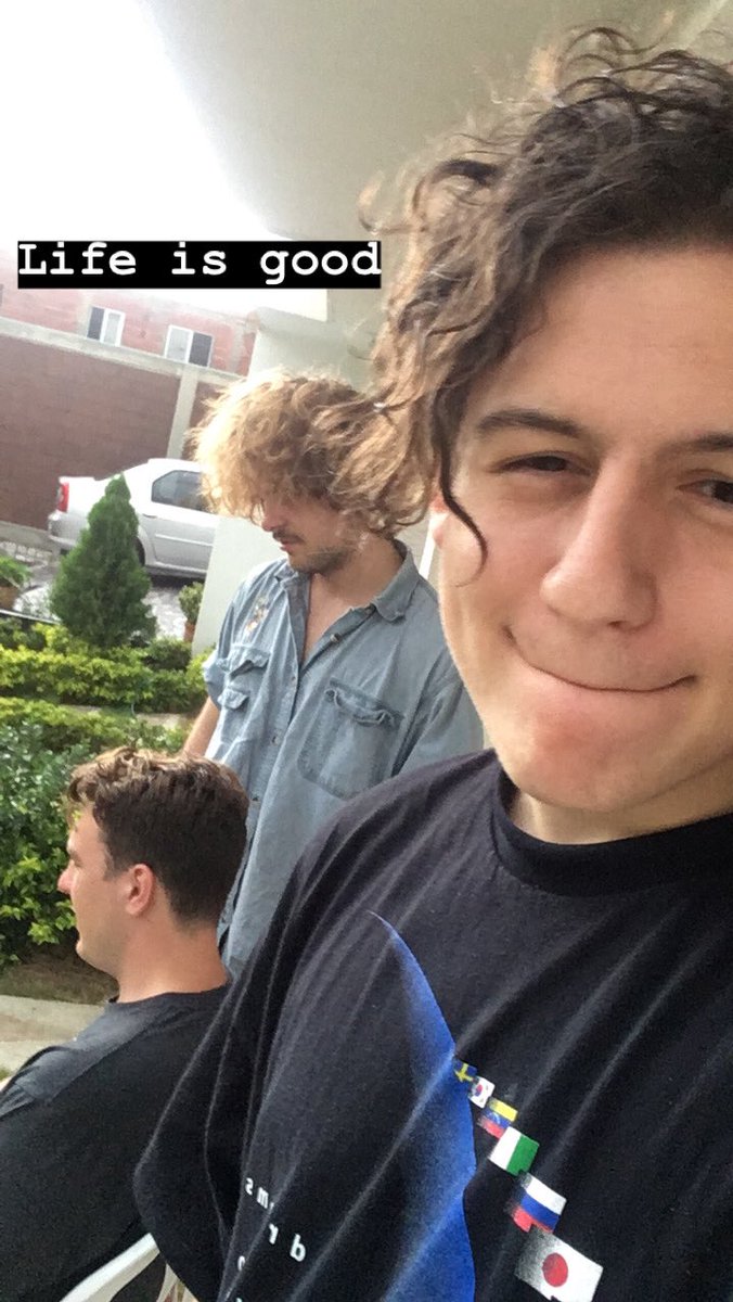 Chunkmaster86's tweet photo. in May while in college I only had $15, but I was really happy. the only well paying job was a call center. I quit after a month a month of work. I asked my rich dad for money. He said get a job. I dropped out.  I was homeless for a month. Good friends helped me. Now I give back https://t.co/4AQ05ynXs4