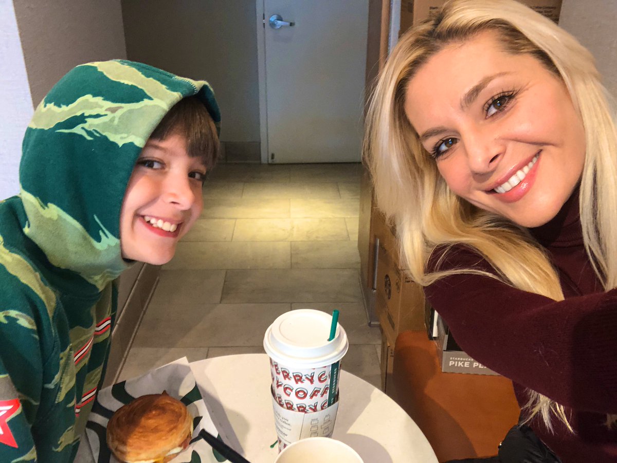 stellarinterior's tweet image. Breakfast with my honey