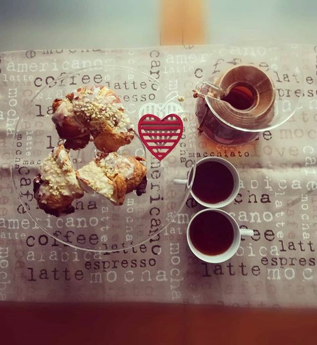 W Święto Niepodległości 🇵🇱 Rogale Świętomarcińskie 🥐 najlepiej smakują z pyszna😋 kawą ☕ U nas akcesoria do zaparzania kawy i herbaty w promocyjnych cenach🤑 Zapraszamy 📢😘😍#specialitycoffee #chemexlove #coffeaddict #coffeefreaks #świętoniepodległości #independenceday2019 …