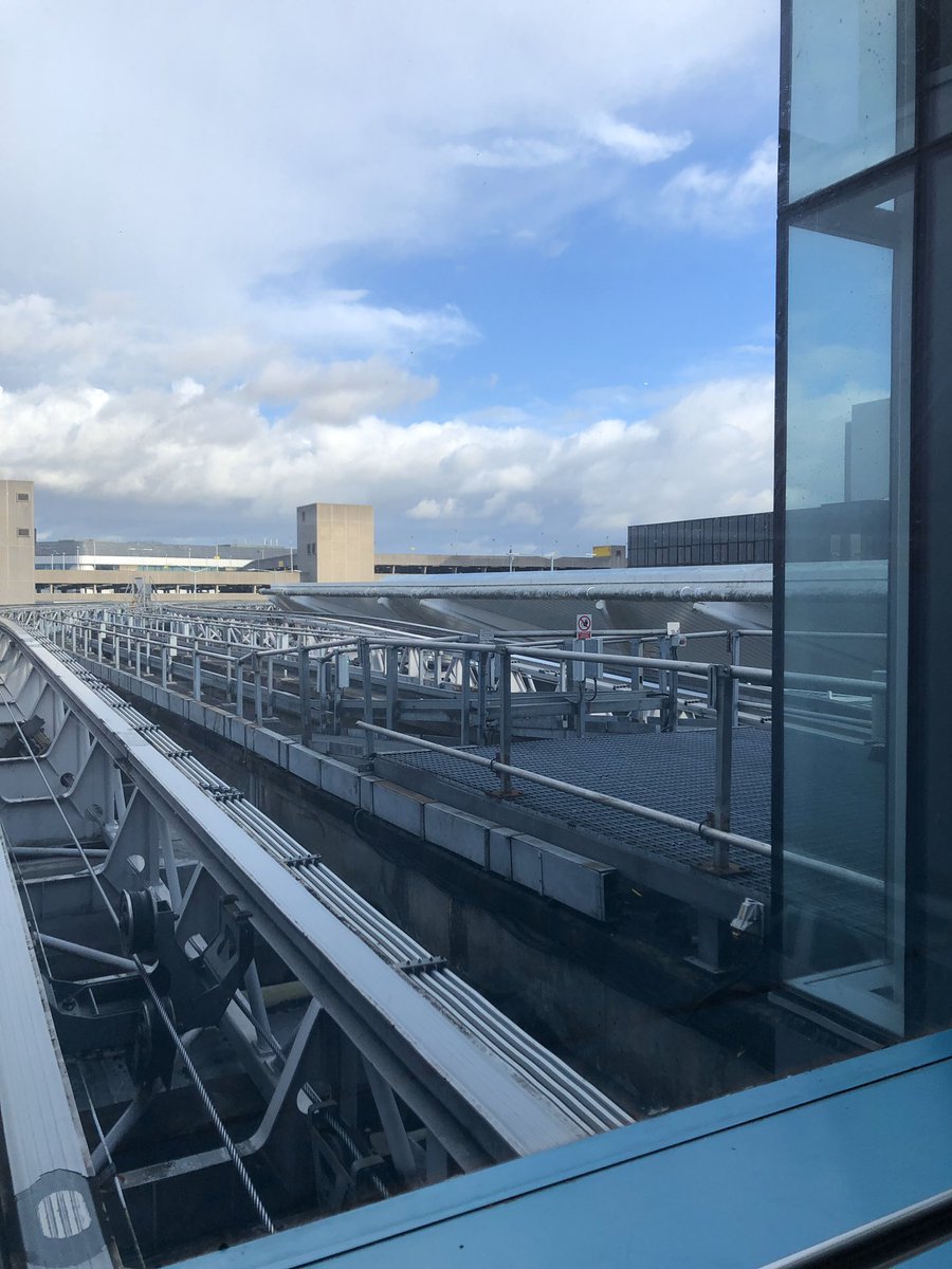 rltimeknowledge's tweet image. Always love a trip on the mono rail