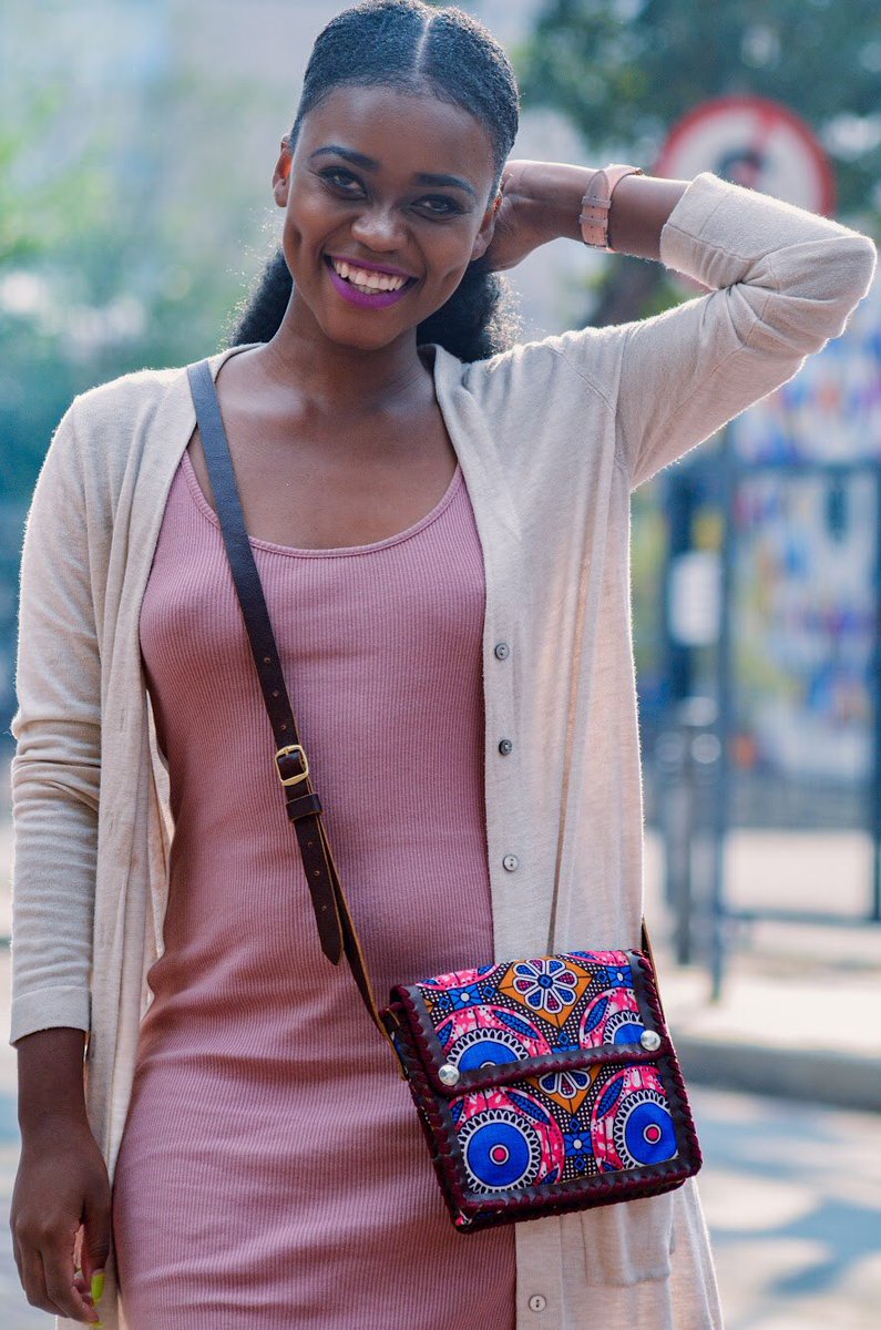 theboxshopsa's tweet photo. Phenyo sling bag R380
#TheBoxShopMidrand #HappyMonday
#IAmLocal #SupportLocal #DjSbu #AfricanPrint #RedefinedFashion #RedefinedStreetwear #RedefinedSeason #OfficeFashion #FashionSmith #FashionRevolution #ChampionsTogether https://t.co/BBPLzsevk5