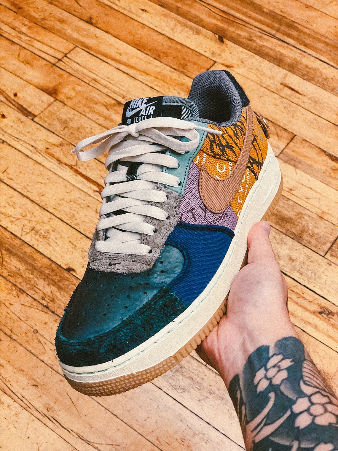 TRAVIS SCOTT CACTUS JACK V2 AIR FORCE 1 CUSTOM