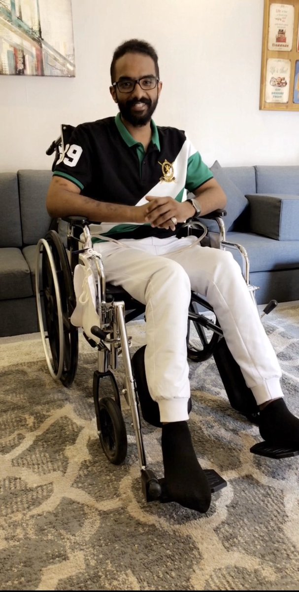 ممتنين جداً لدعواتكم و فرحتكم ل #مشعل_المصيبيح..مشعل و لله الحمد أفضل و لازال يتعالج و تحت إشراف الأطباء بسبب النصف السفلي من الجسم وضعف الذاكرة اللحظية ( أي أنه يتذكر أسماء الأشخاص و لكن ينسى ما يحدث له بعد فترة قصيرة)..دعواتكم سبب لتعافيه بإذن الله..والزيارة غيرمتاحه حتى الآن